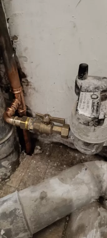 Réparation d'une fuite d'eau sur colonne d'alimentation a chalon sur Saône